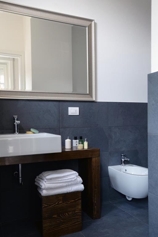 Art Design Appartamento Con Terrazzo By Logicasa Lake Como Chambre photo
